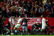 SEVILLE, SPAIN - NOVEMBER 06:  Victor Machin Perez 'Vitolo' of Sevilla FC celebrates after scoring the first goal during the match between Sevilla FC vs FC Barcelona as part of La Liga at Ramon Sanchez Pizjuan Stadium on November 6, 2016 in Seville, Spain.  (Photo by Aitor Alcalde/Getty Images)